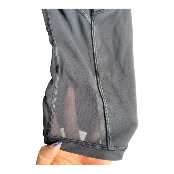 Lululemon Capri Black Leggings sz 6 - Picture 4 of 5
